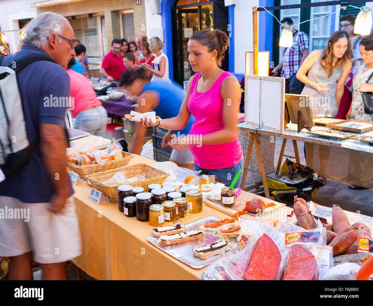 Mercato settimanale in Es Mercadal, centro dell'isola Menorca, isole Baleari, Spagna, Europa meridionale Foto Stock