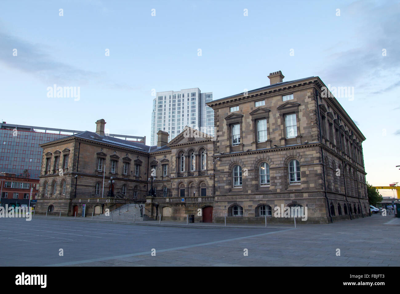 Vista sulla città di Beltast in Irlanda del Nord, con la vecchia "Casa doganale' edificio Foto Stock