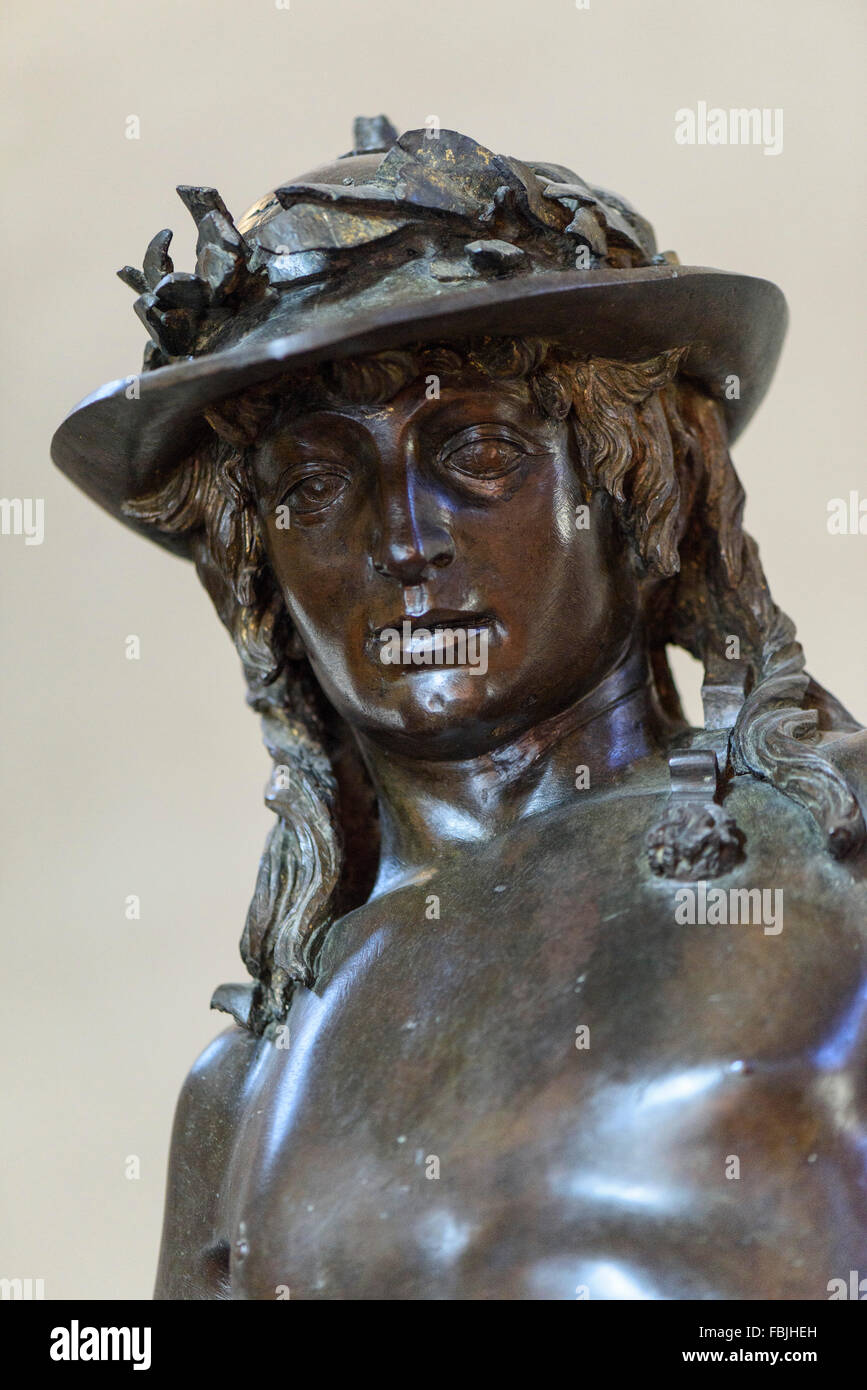 Firenze. L'Italia. Statua del David (ca.1440) di Donatello, Museo Nazionale del Bargello. Foto Stock