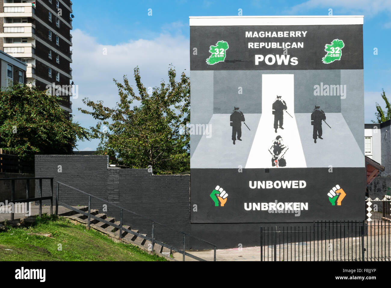 Un repubblicano irlandese murale POW nella nuova area del lodge di Belfast intitolato Unbowed e ininterrotto Foto Stock