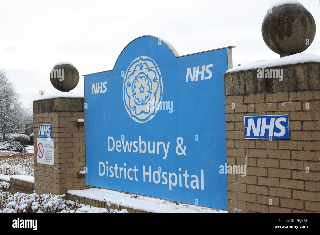 Dewsbury e district hospital segno Foto Stock