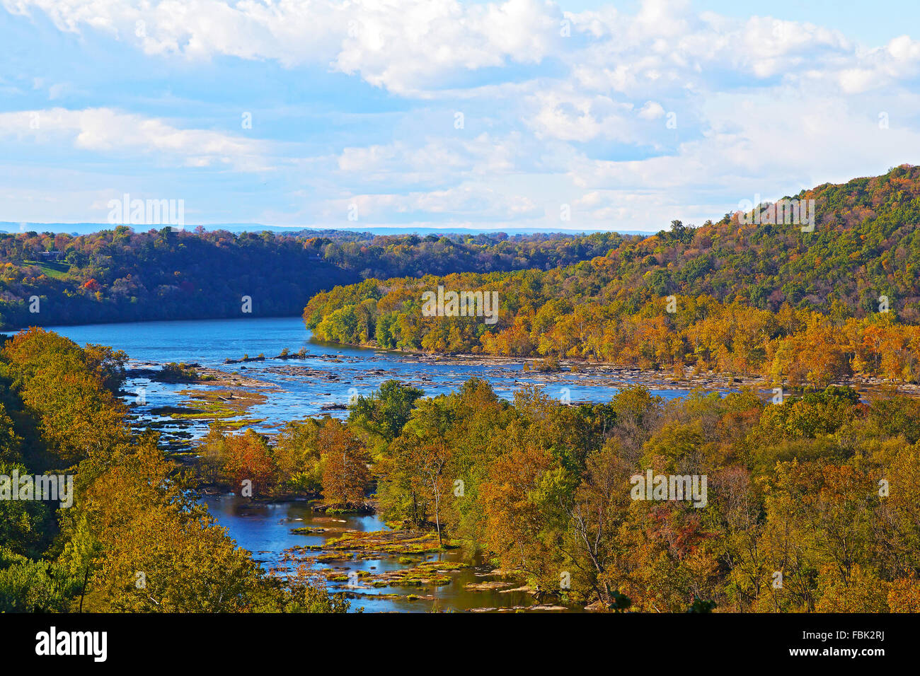 Vista sul Fiume Shenandoah e Blue Ridge Mountains da harpers Ferry si affacciano. Foto Stock