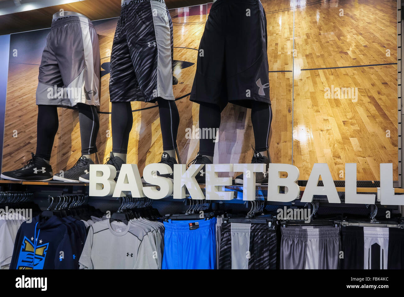 Abbigliamento atletico Display, i magazzini Macy's Herald Square, NYC Foto Stock