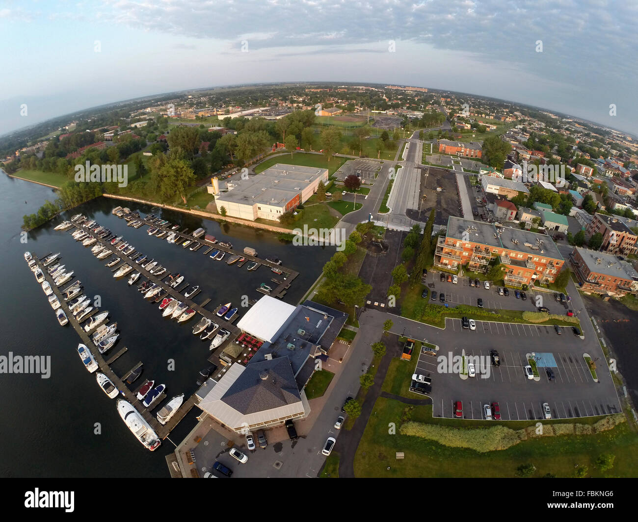 Vista aerea del fiume Richelieu e St-Jean-sur-Richelieu, Québec, Canada. Foto Stock