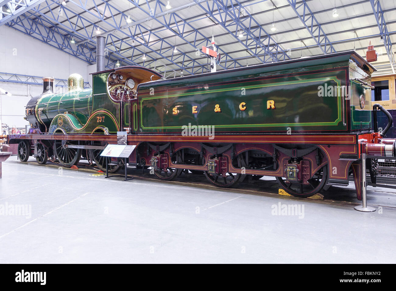 Immagini del centro storico di locomozione, moderni motori ferroviari e passato meraviglie ingegneristiche al National Railway Museum di York, UK. Foto Stock
