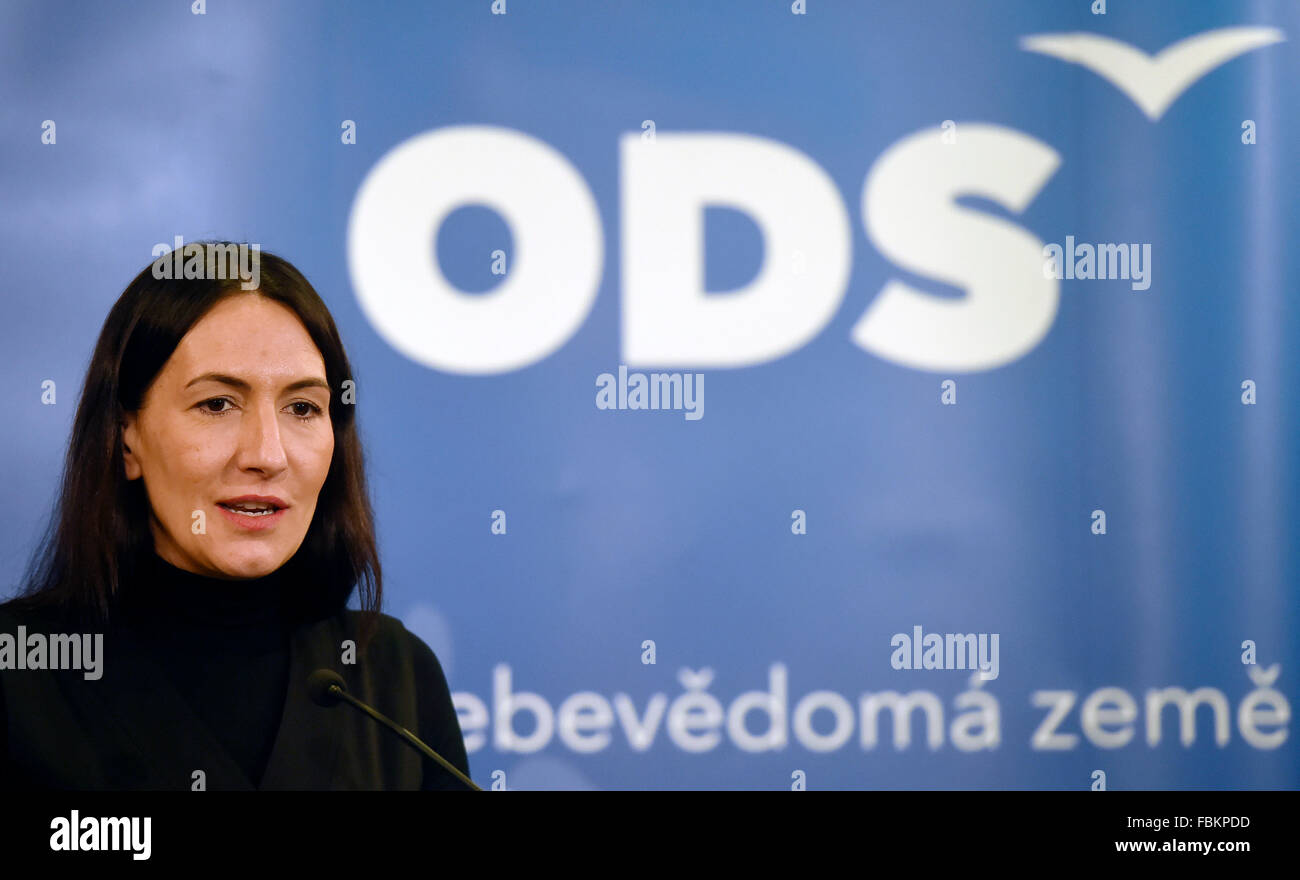 Ostrava, Repubblica Ceca. 16 gennaio, 2016. Uomo politico di Praga Alexandra Udzenija sostituito MEP Jan ZAHRADIL nel post del primo vice capo dell'Opposizione di destra civico partito democratico (ODS), il congresso ODS ha oggi deciso di Ostrava, Repubblica Ceca, Gennaio 16, 2016 . Udzenija, 40, è nato a Belgrado. Sua madre è il ceco, suo padre è il serbo e suo marito è croata. © Jaroslav Ozana/CTK foto/Alamy Live News Foto Stock