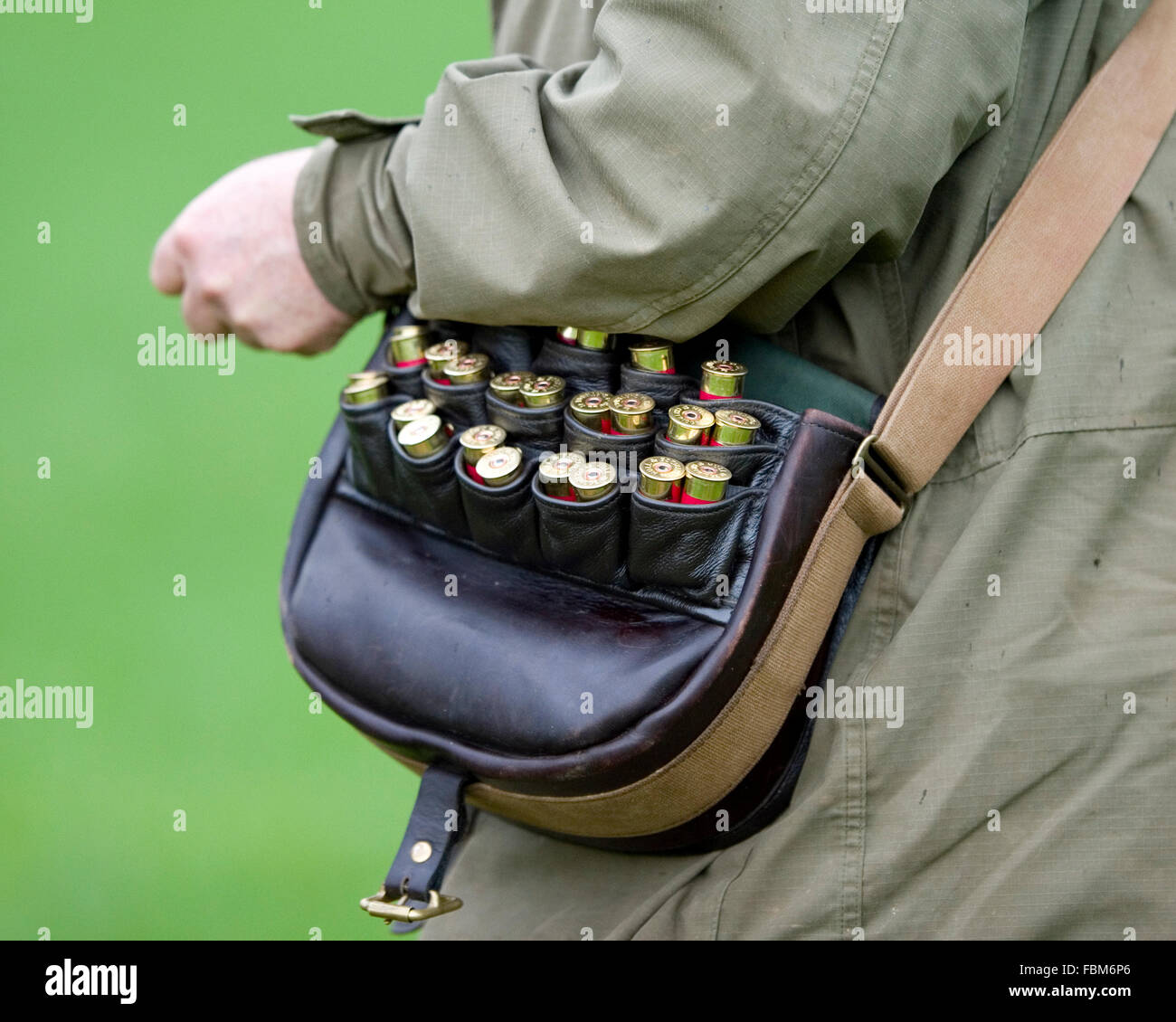 caricatore con sacchetto a cartuccia su un sparatutto fagiano Foto Stock