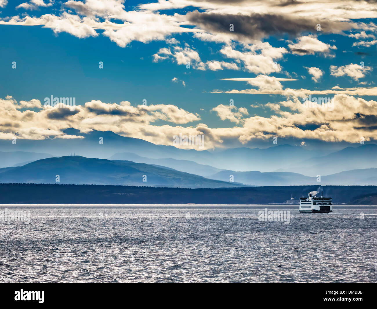 Traghetto che attraversa Puget Sound, Washington, Stati Uniti Foto Stock