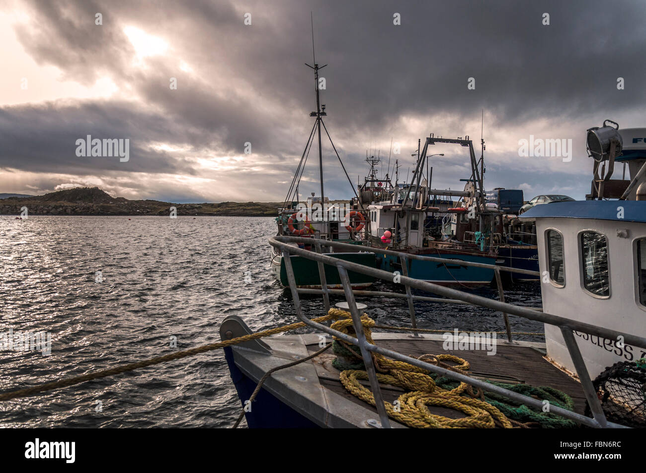 Pescherecci nel porto di Burtonport, Conty Donegal, Irlanda Foto Stock