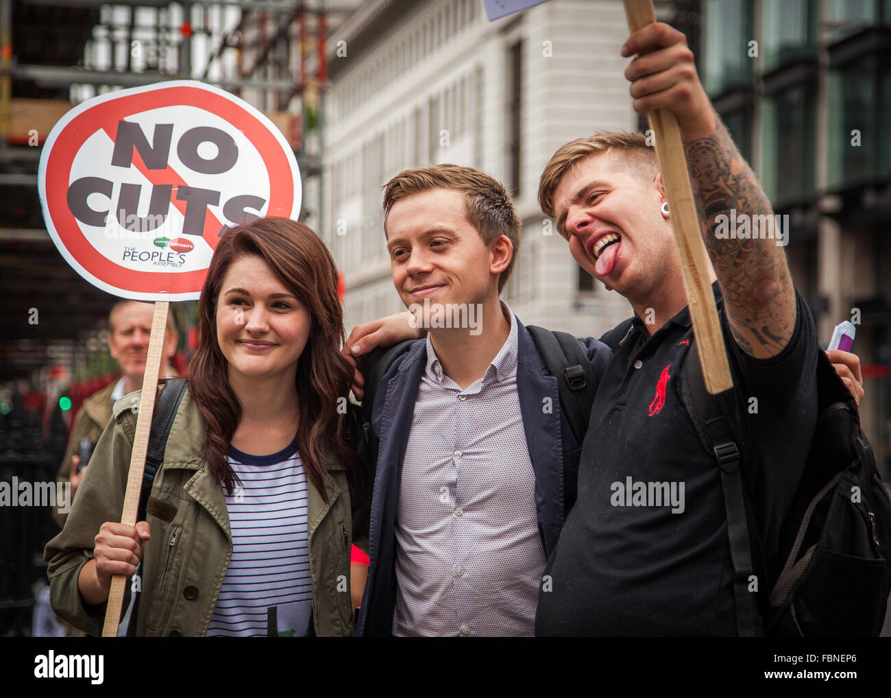 Owen Jones e ventole a Anti-Austerity protestare Giugno 2015 Londra, Regno Unito Foto Stock