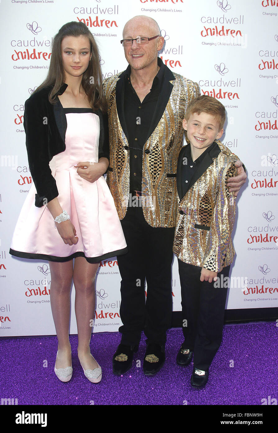 Giugno 25, 2015 - Londra, Inghilterra, Regno Unito - John Caudwell con figlio Jacobi e figlia Scarlett frequentare bambini Caudwell's Butterfly Foto Stock