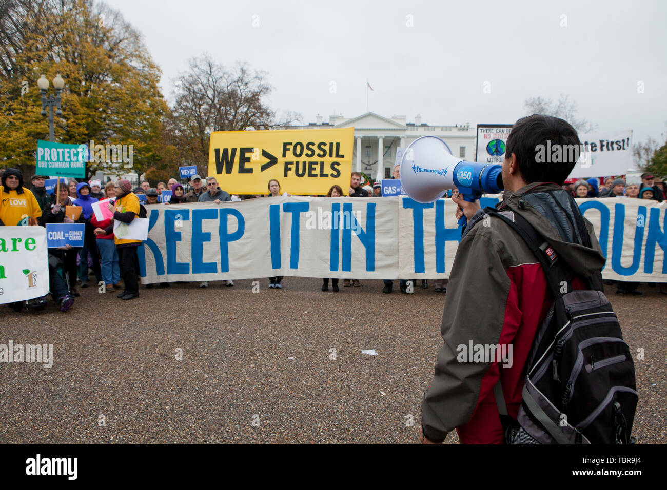 Novembre 21, 2015, Washington DC USA: attivisti ambientali protesta di fronte alla Casa Bianca Foto Stock