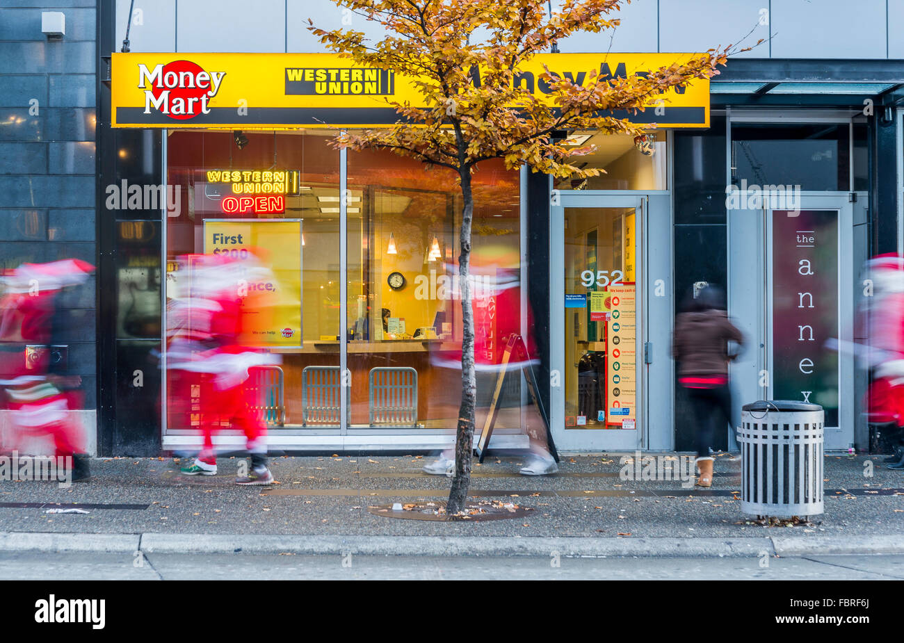La ressa di Natale, fretta Babbo Natale, Granville Street, Vancouver, British Columbia, Canada, Foto Stock