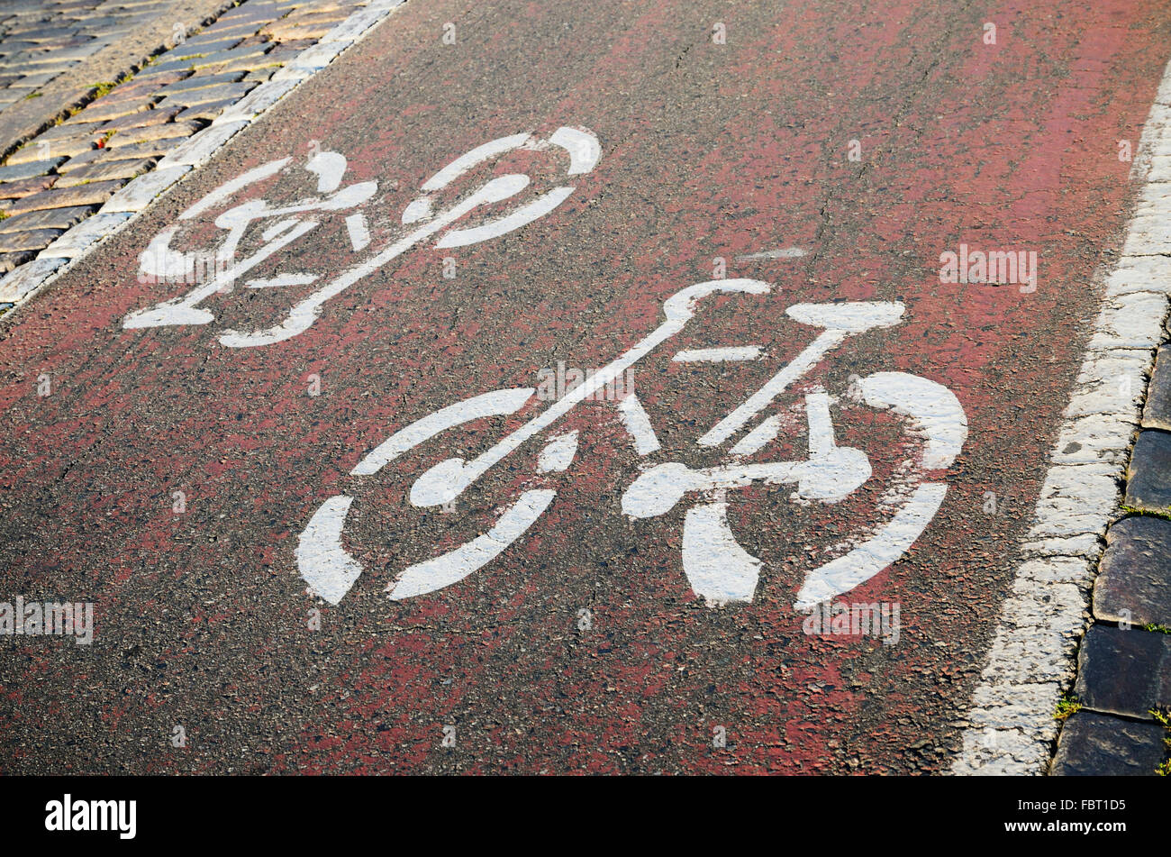 Percorsi in bicicletta a Helsinki. Moto eccellente rete di corsia nella città. Helsinki, Finlandia. Foto Stock