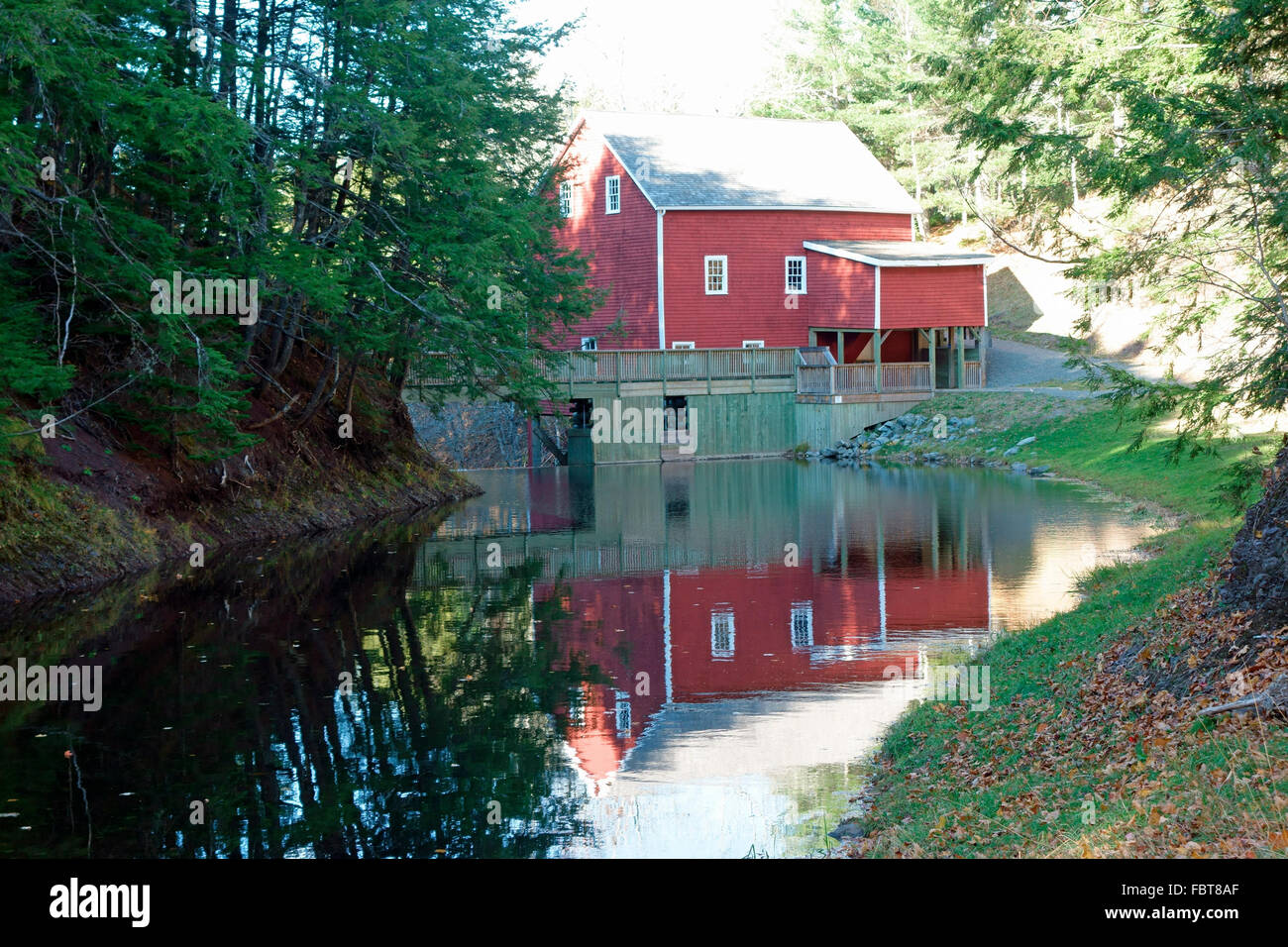 Il Balmoral Grist Mill Museum è un edificio restaurato del 1874 acqua powered Grist Mill situato in Balmoral Mills, Nova Scotia. Foto Stock