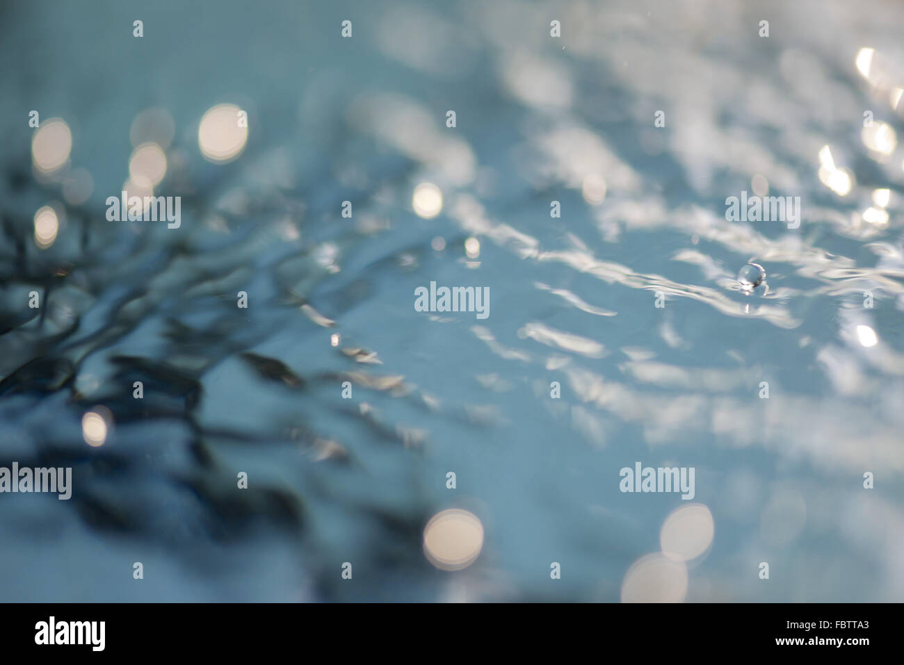 Close-up di increspata superficie di acqua Foto Stock