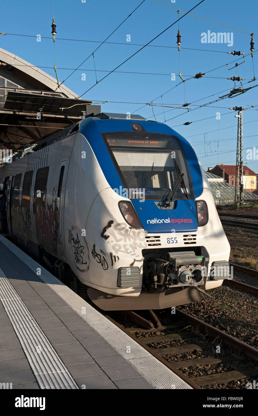 La National Express talento treno EMU a Krefeld sul RE7 service da Reine, Germania. Foto Stock