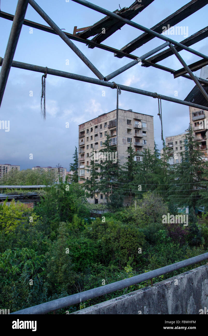 Danneggiate dalla guerra blocco appartamento, Sukhumi, Abkhazia. Foto Stock