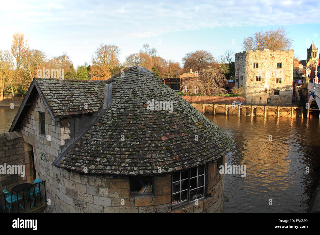 Lendal Bridge York Yorkshire England Regno Unito Regno Unito Europa.Un ferro Ponte stradale con funzioni di gotico costruito nel 1861 fiume Ouse Foto Stock