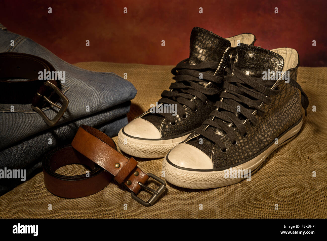 Black leather belt and boots immagini e fotografie stock ad alta  risoluzione - Alamy