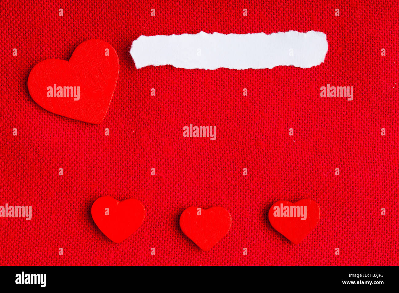 Il giorno di San Valentino - Carte da parati - cuori tessili appeso sulla  corda Foto stock - Alamy