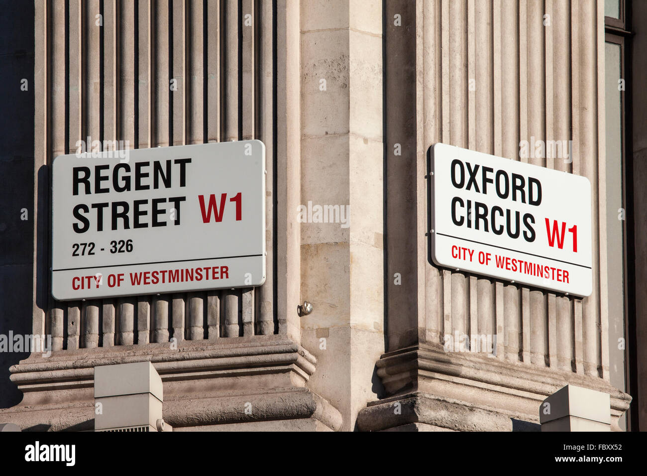 LONDON, Regno Unito - 19 GENNAIO 2016: le indicazioni stradali per raggiungere Regent Street e Oxford Circus nel centro di Londra, il 19 gennaio 2016. Foto Stock