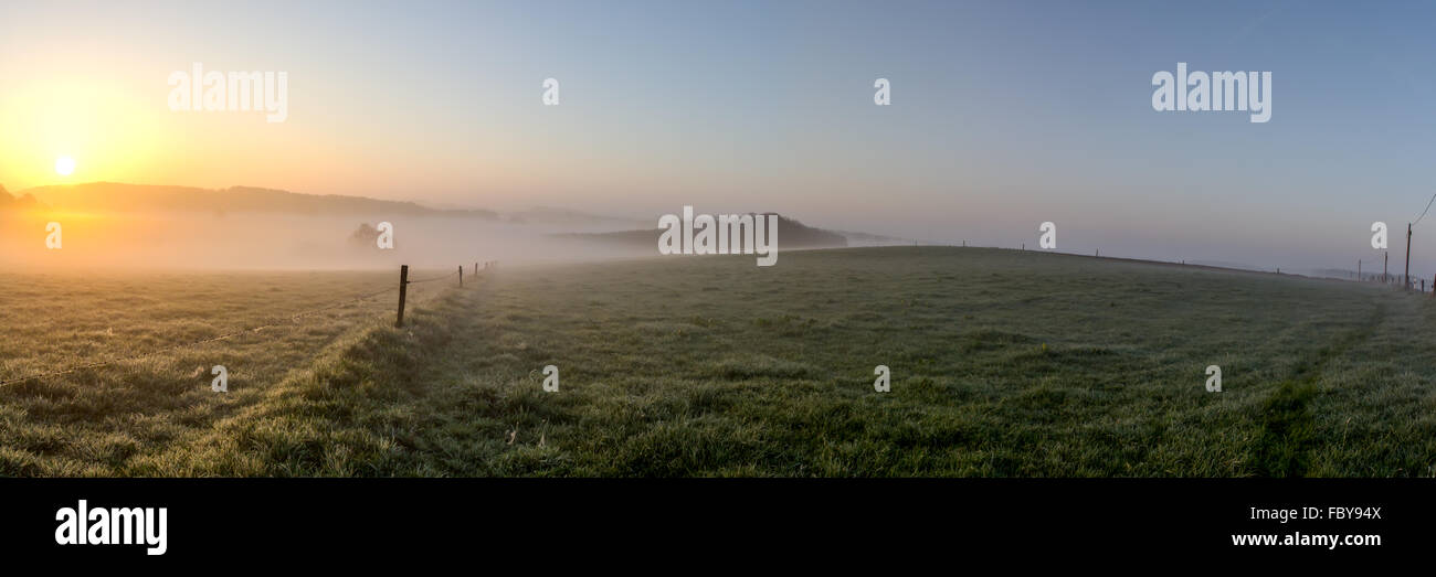 Immagine panoramica delle colline di sunrise Foto Stock