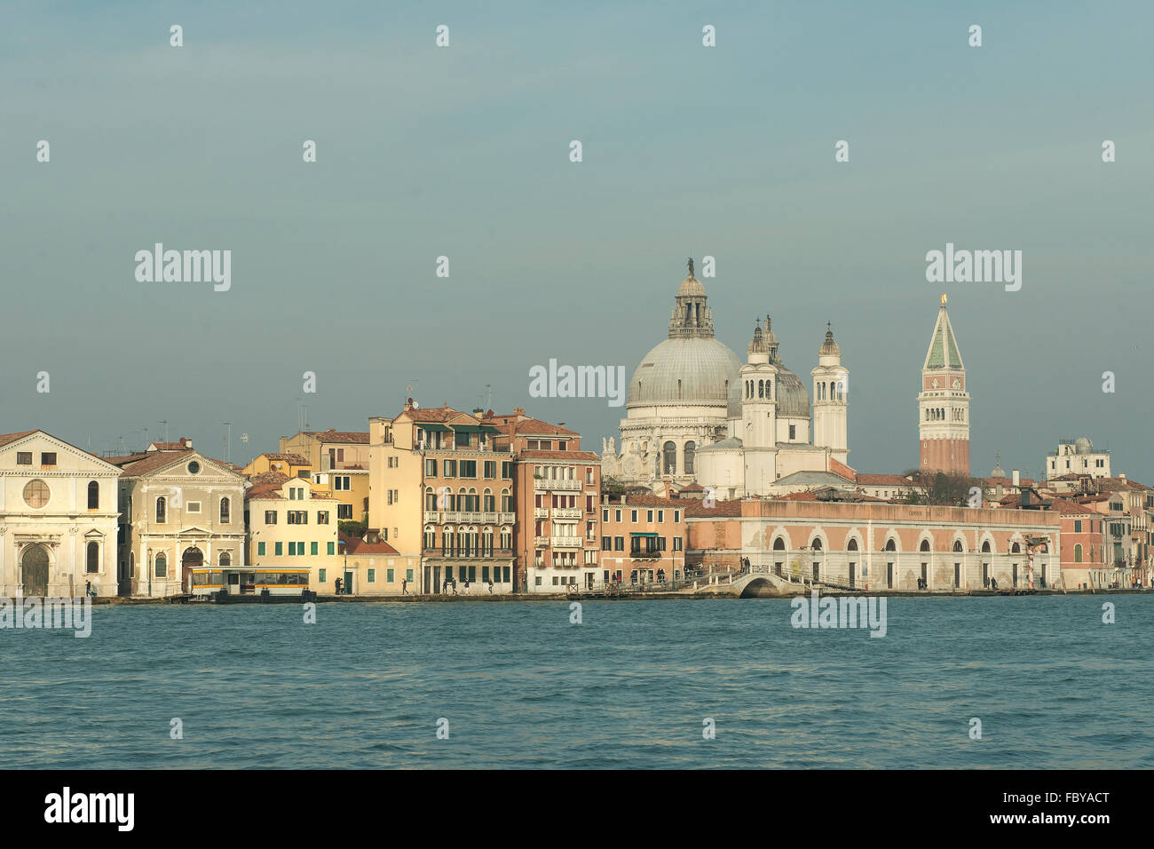 Una vista del canale della Giudecca in Venezia Foto Stock