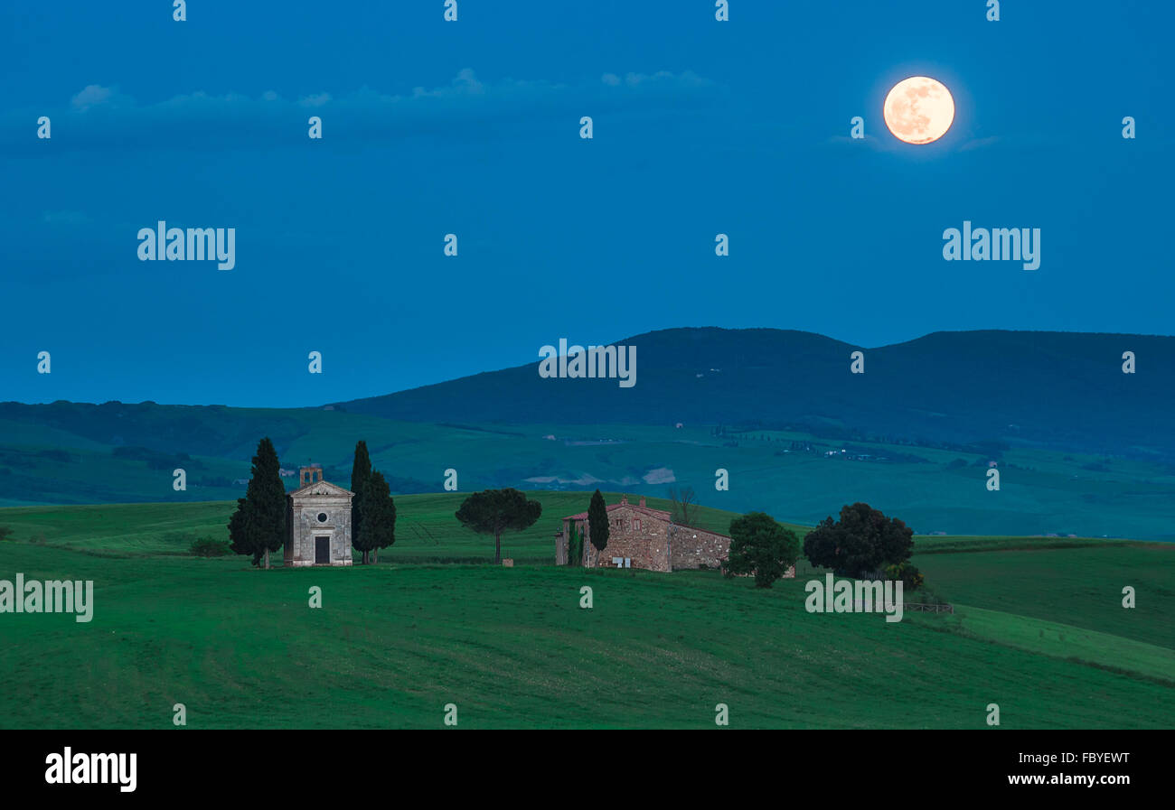 Scenic vista toscano, la Cappella della Madonna di Vitaleta Foto Stock