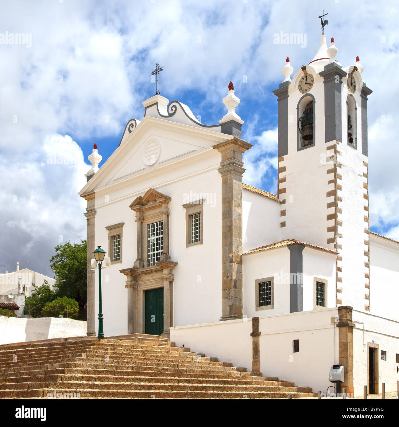 Chiesa portoghese landmark Igreja de Sao Martinho de Estoi come noto come Matriz de Estoi, provincia di Faro Algarve Portogallo Foto Stock
