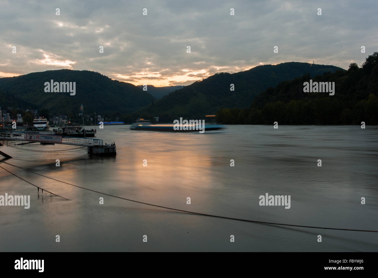 Navigazione del Reno vicino a Boppard Foto Stock