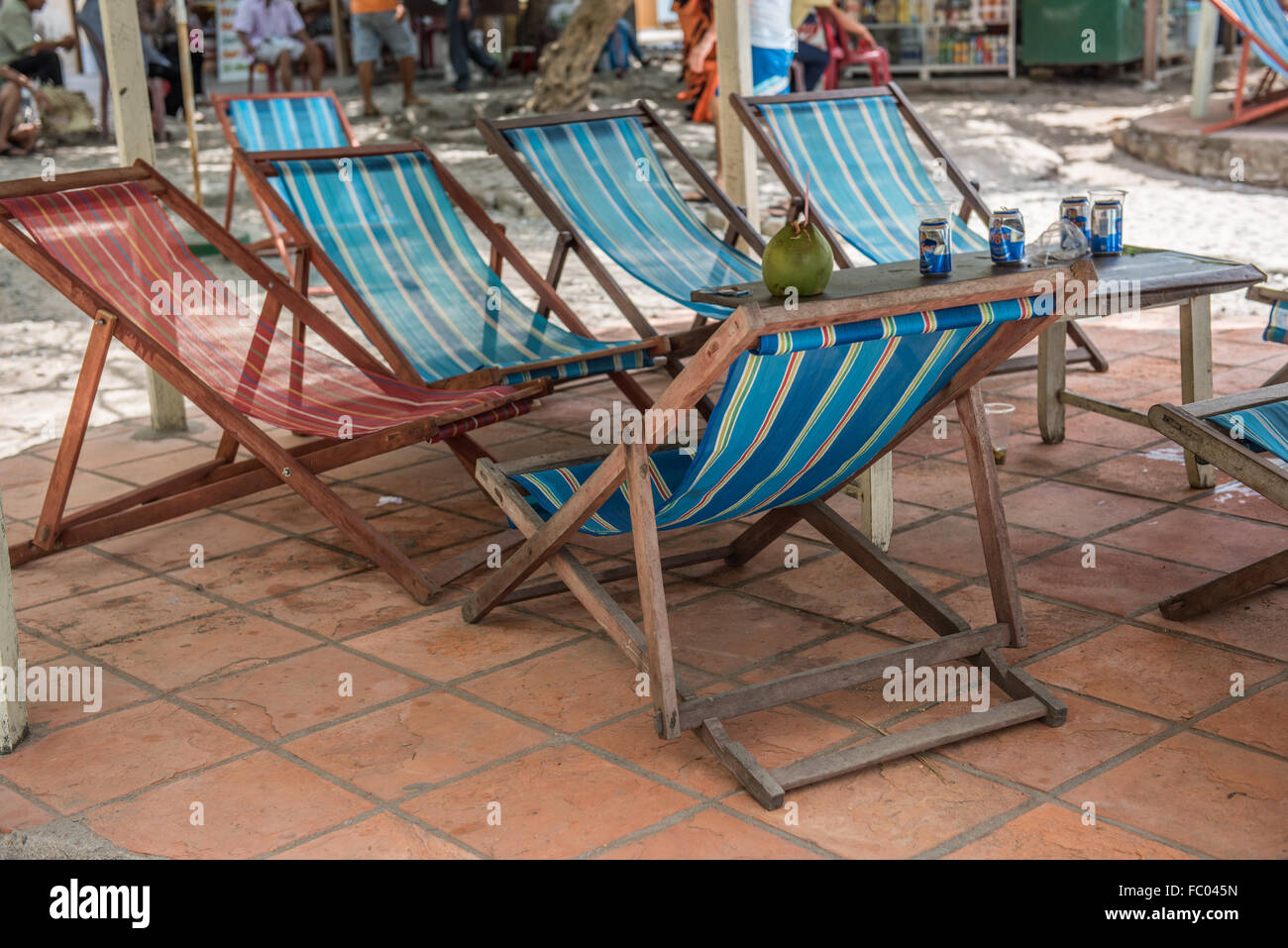 Sedie sulla spiaggia Foto Stock