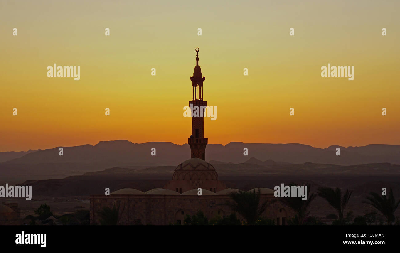 Moschea in Egitto al tramonto Foto Stock