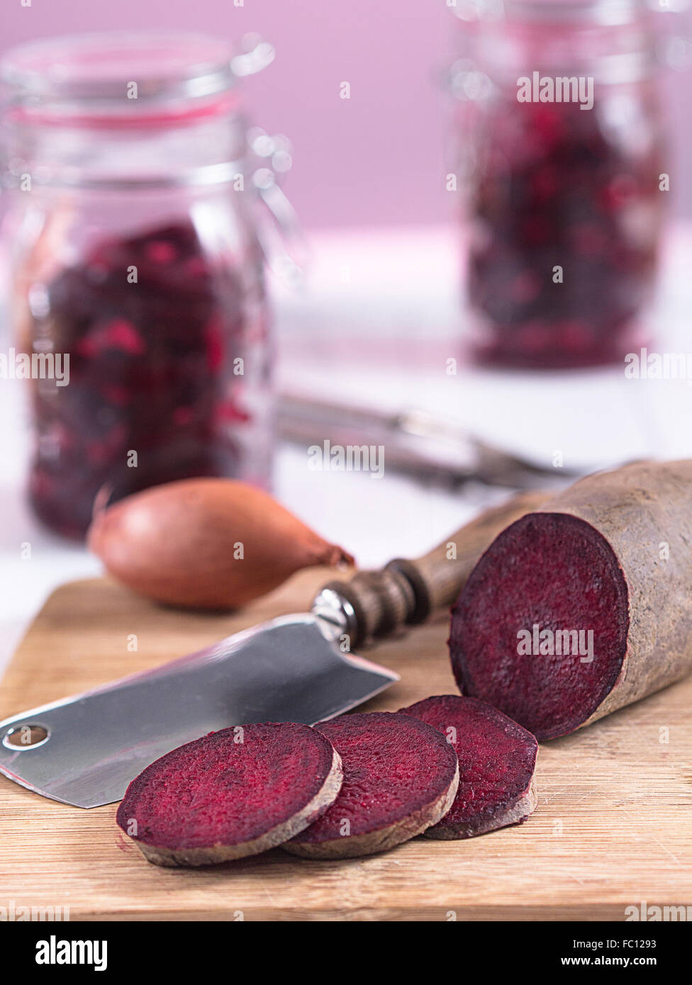 La barbabietola rossa tagliata a fette Foto Stock