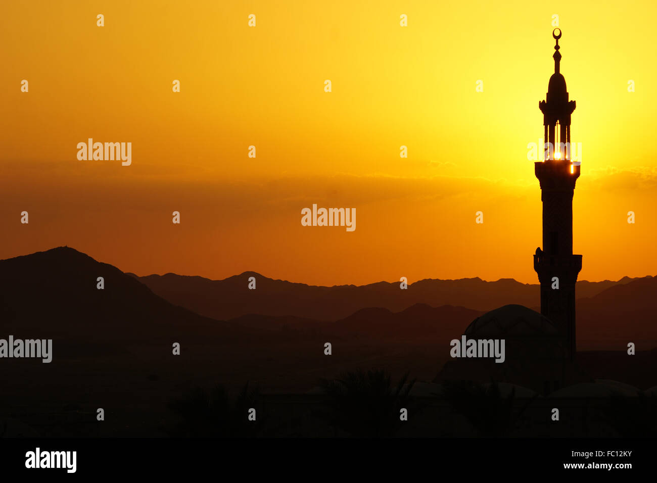 Moschea in Egitto al tramonto Foto Stock