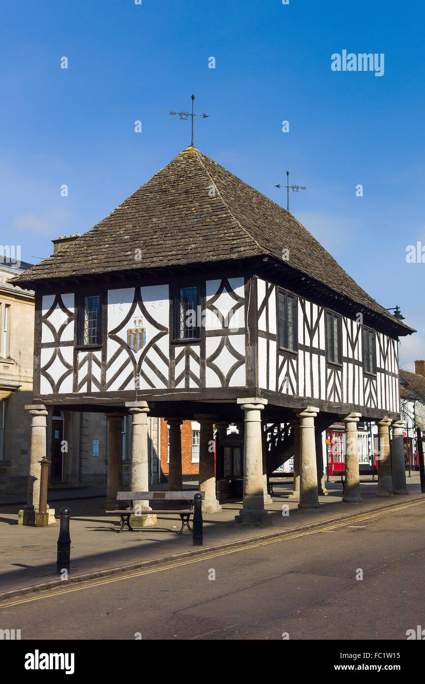 Il vecchio municipio costruito nel tardo XVII secolo ed è ora utilizzato come un museo. Restaurata nel 1889 Royal Wootton Bassett Wiltshire Foto Stock