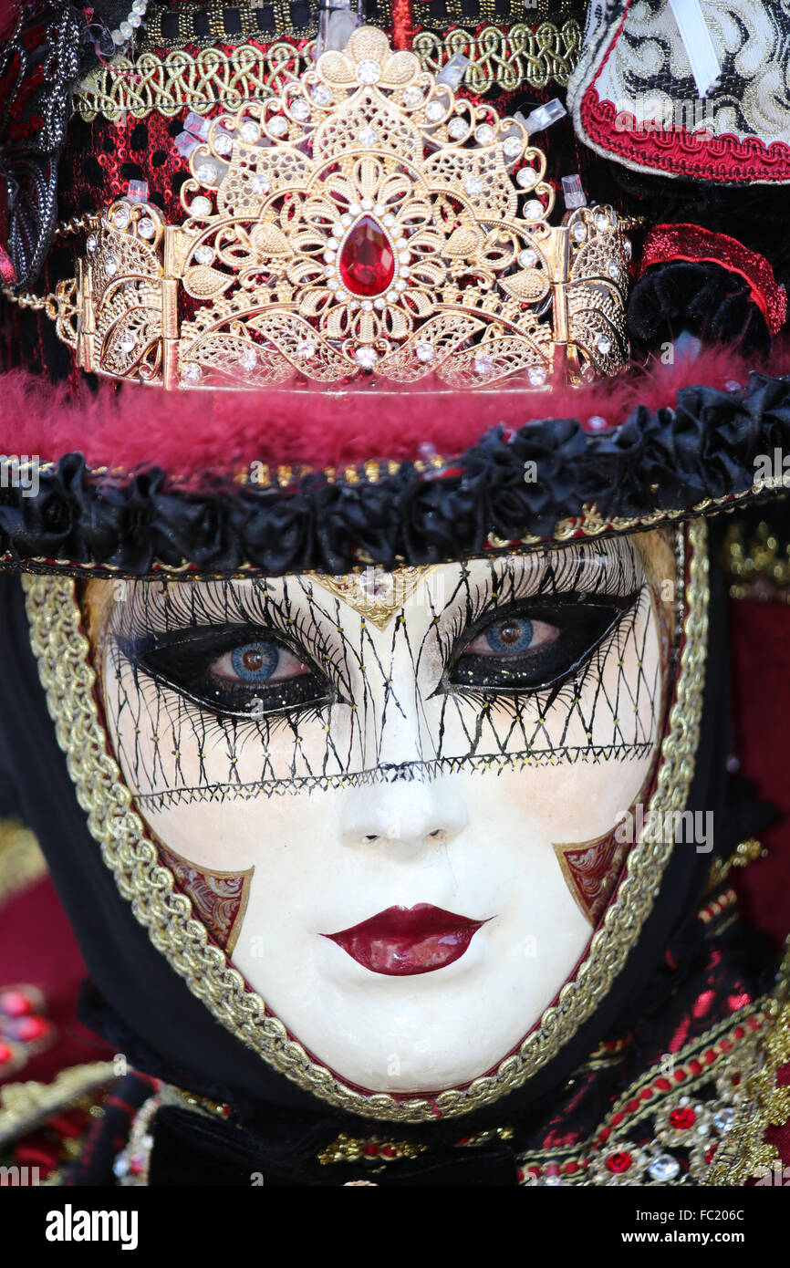 Yvoire, etichettati Les Plus Beaux Villages de France (i più bei villaggi di Francia). Il Carnevale di Venezia. Close-up di Foto Stock