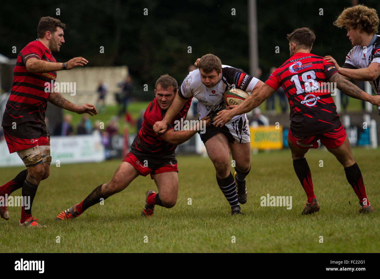 Il Galles, Regno Unito. Il 10 ottobre 2015. Pontypridd RFC giocare Aberavon RFC durante il loro Principato Premiership corrispondono a Sardi R Foto Stock