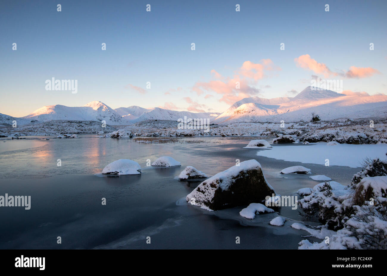 Inverno mattina a Loch Ba in Glencoe, Scotland Regno Unito Foto Stock