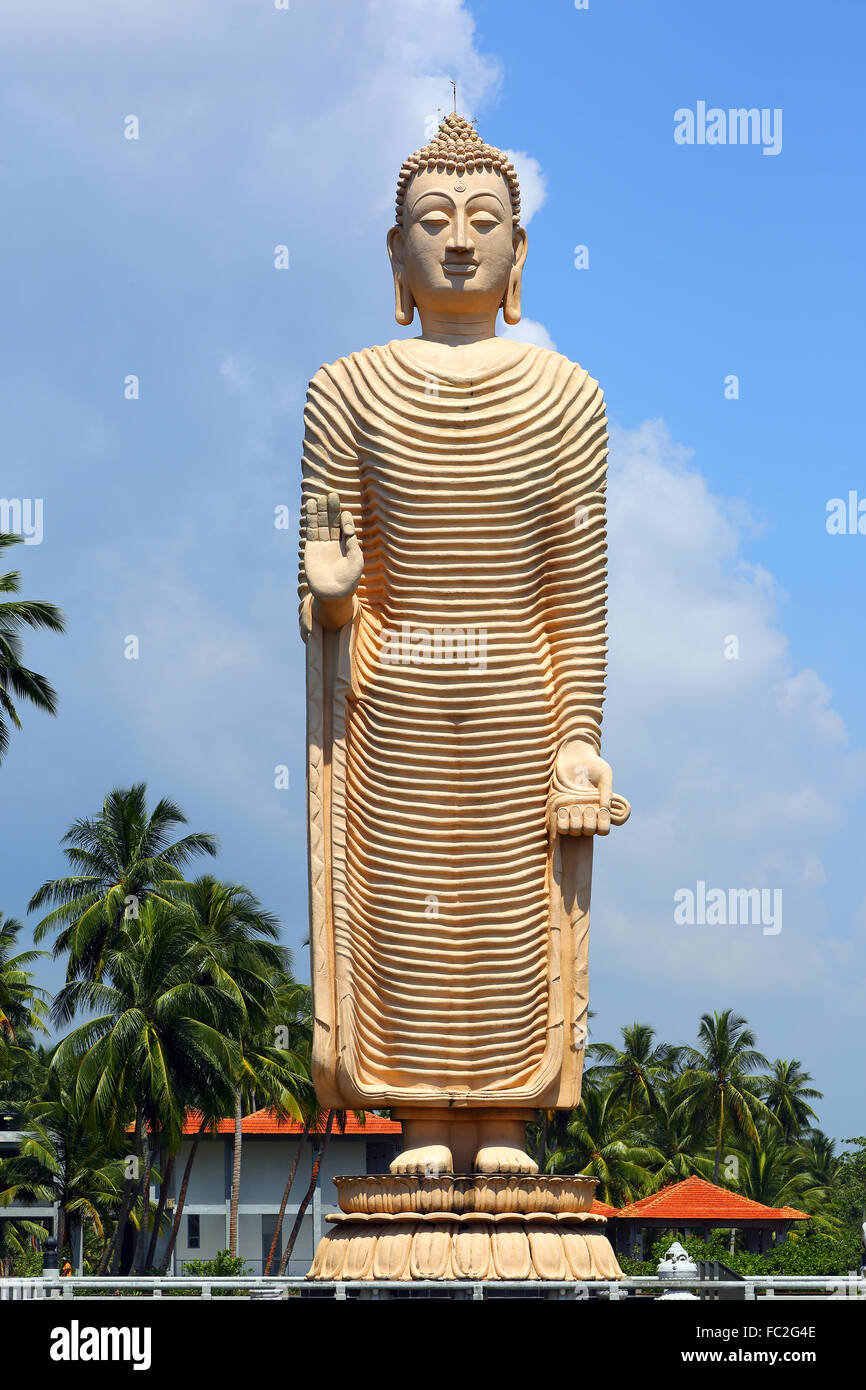 Peraliya statua del Buddha in Hikkaduwa Foto Stock