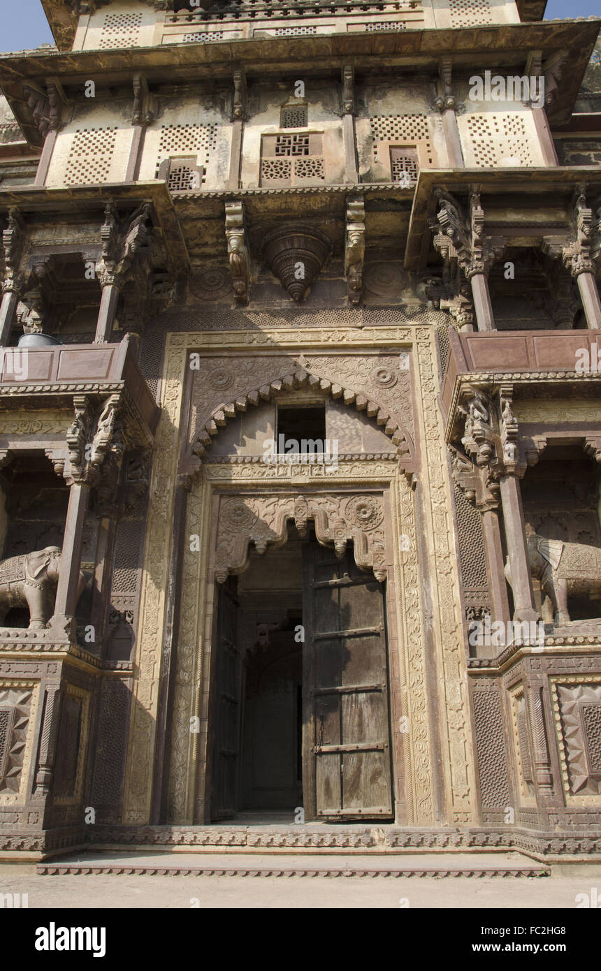 Vista esterna di Jahangir Mahal (palazzo). Orchha fort complesso. Orchha. Il Madhya Pradesh. India Foto Stock