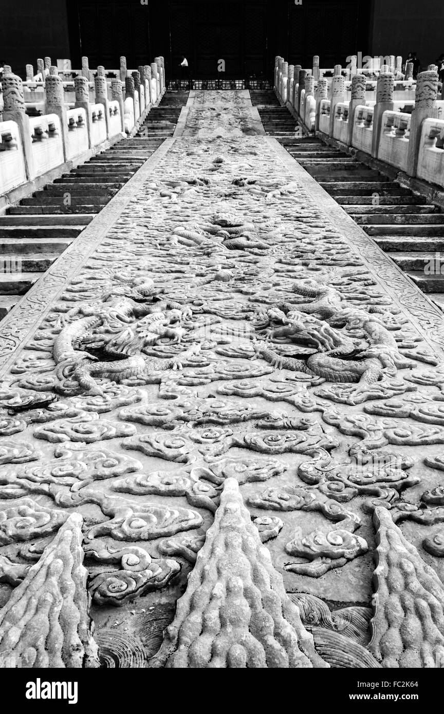 Enorme scultura in pietra di accedere alla sala della suprema armonia nella Città proibita Foto Stock