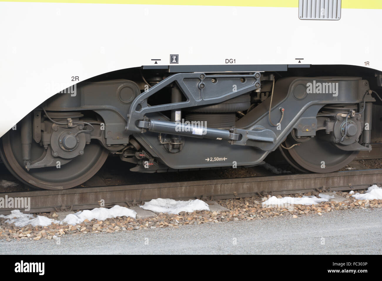 Le ruote del treno di un vagone treno - dettaglio Foto Stock