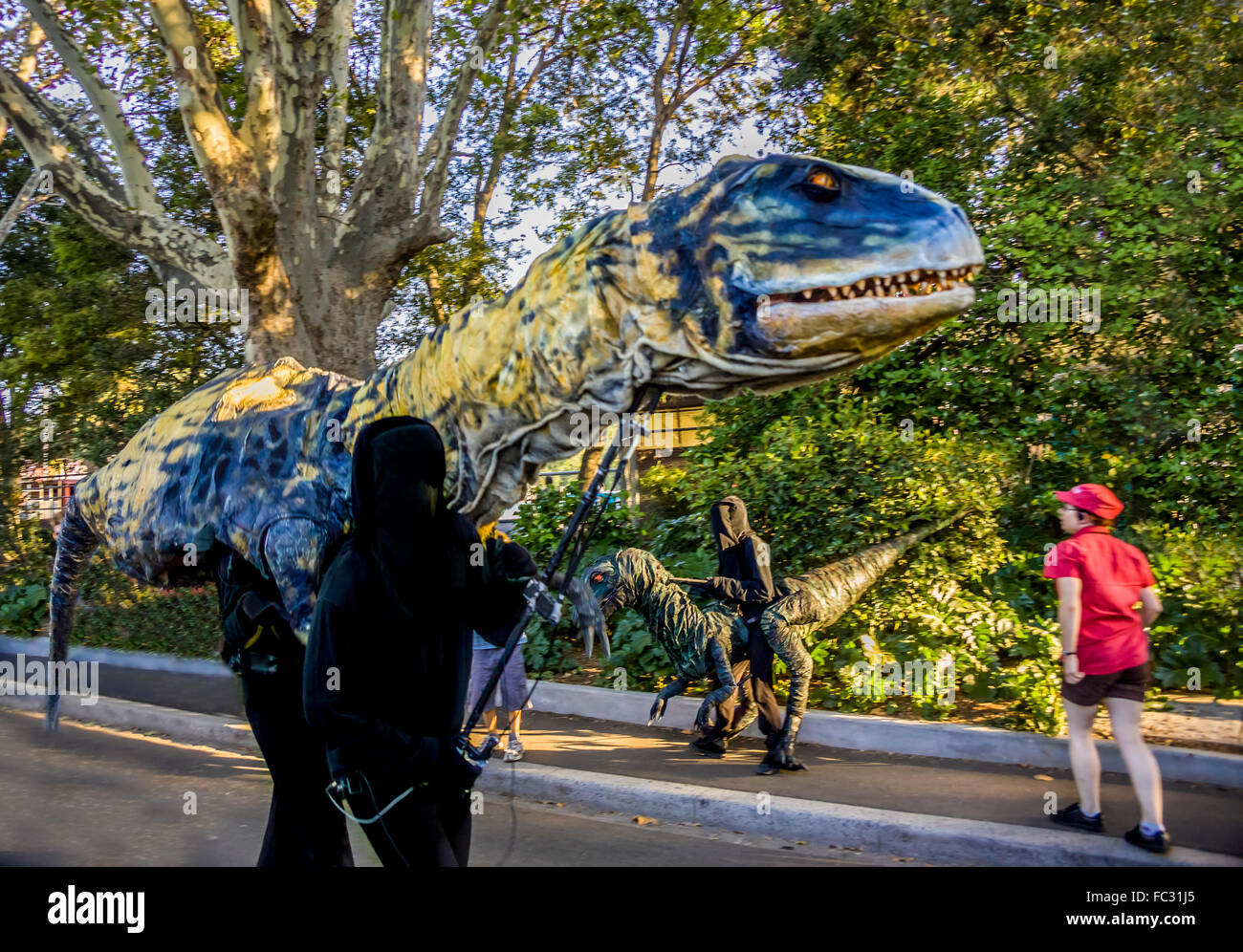 ERTH - Dinosauri dal Gondwana burattini giganti artisti itineranti Foto Stock