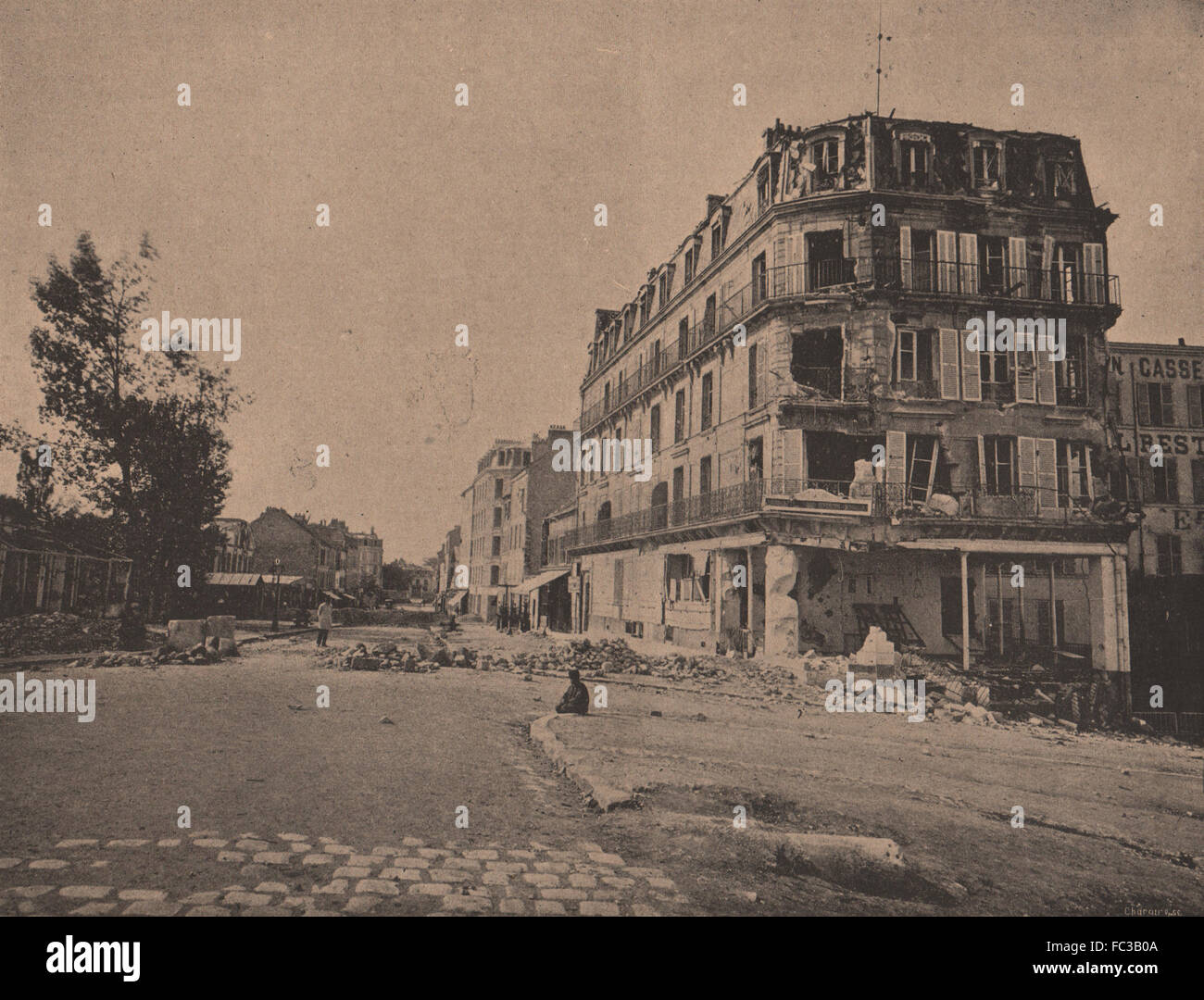 Comune di Parigi 1871. Grande Rue d'Asnières, Café Cosselin (avril 1871), c1873 Foto Stock