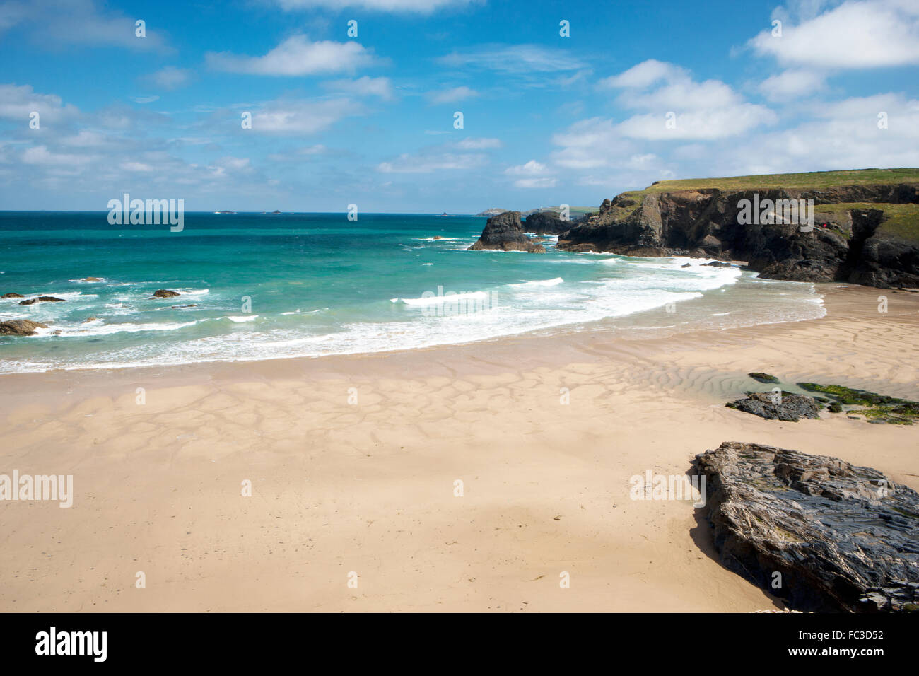 Porthcothan vicino a Padstow in North Cornwall con vedute del cammello estuario è stata utilizzata per rappresentare Nampara Cove in TV,s Poldark Foto Stock