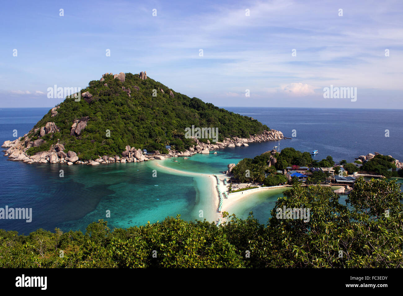 Striscia di sabbia tra le isole tropicali Foto Stock