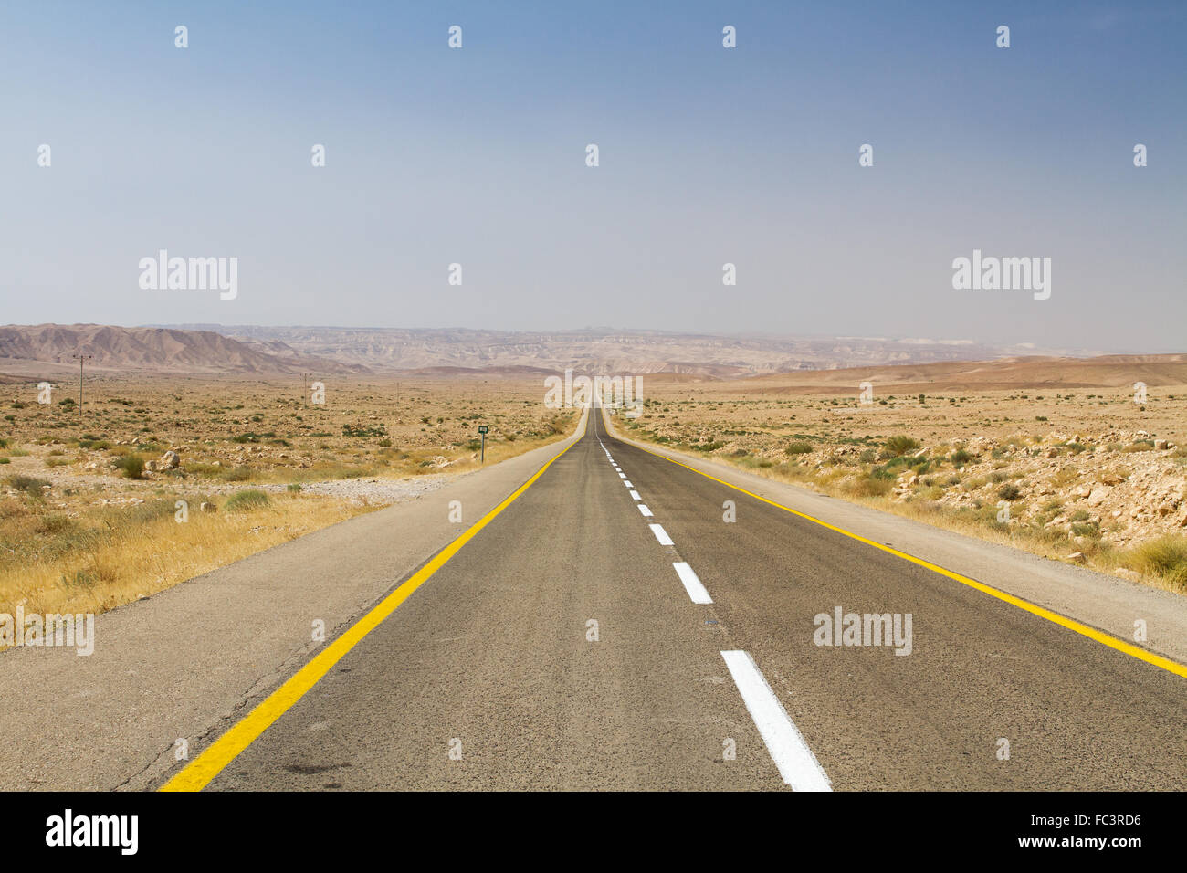 Bella strada nel deserto . Foto Stock