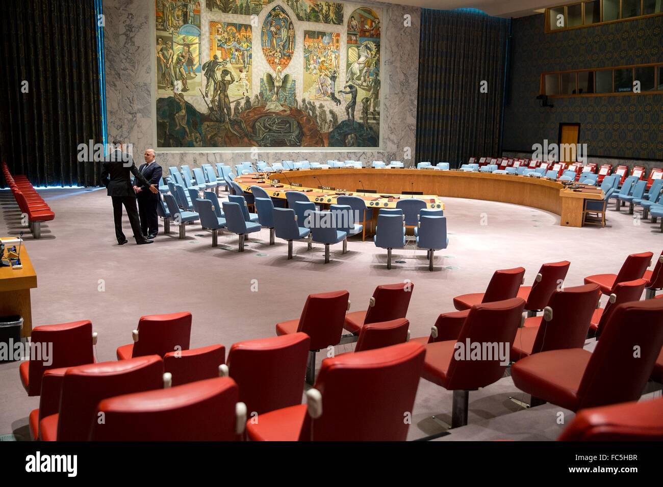 Stati Uniti Il presidente Barack Obama detiene una conversazione privata con il primo ministro iracheno Haider al-Abadi seguendo i Leaders Summit sulla lotta ISIL e combattere l'estremismo violento presso le Nazioni Unite il 29 settembre 2015 a New York City. Foto Stock