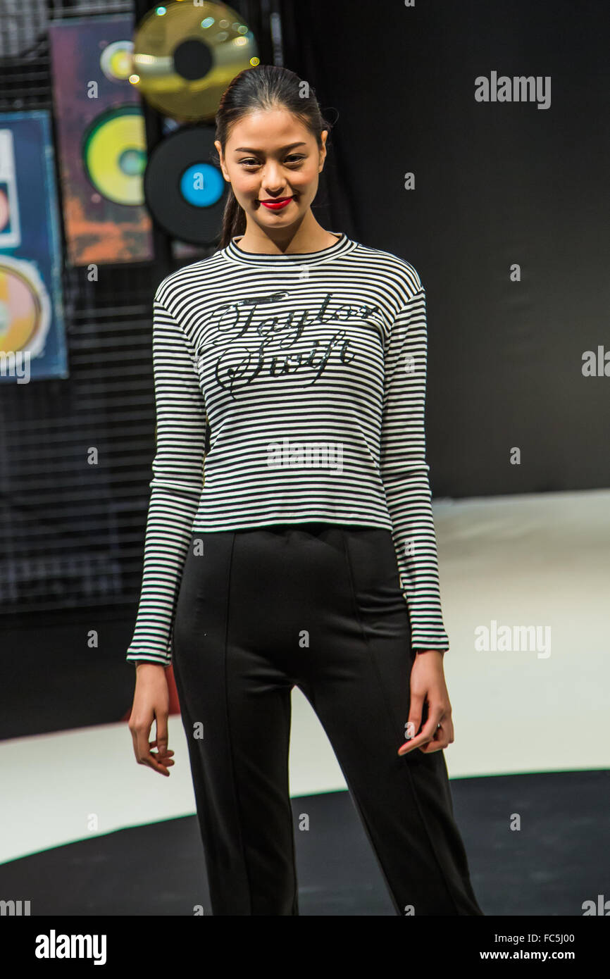 Taylor Swift lancia il nuovo marchio di moda "Swift' per il mercato cinese di Hong Kong Foto Stock